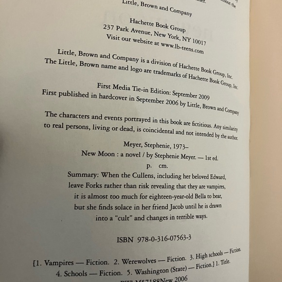 New Moon Paperback Book Poster Limited Tie In Movie Edition by Stephenie Meyer - Picture 14 of 17